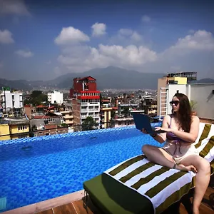 Hotel Divine, Catmandu